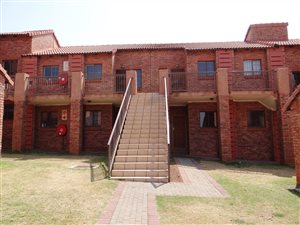 2 Bed Townhouse in Mooikloof Ridge