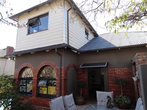 4.5 Bed House in Kensington