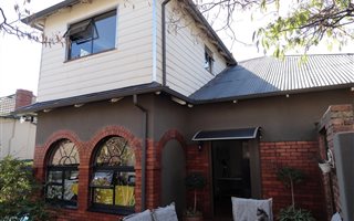 4.5 Bedroom House in Kensington