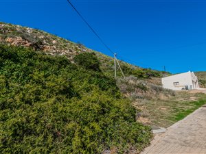 317 m² Land available in Mossel Bay Central