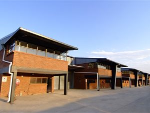 250 m² Commercial space in Waterfall