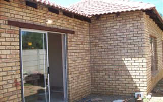 2 Bedroom Townhouse in Randpoort
