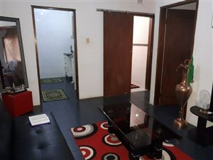2 Bedroom Flat in Verulam Central