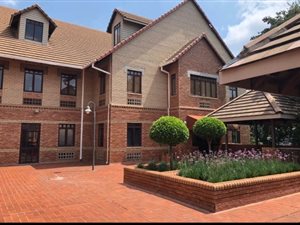 Commercial space in Houghton Estate