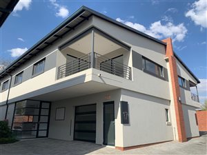 240 m² Industrial space in Allandale