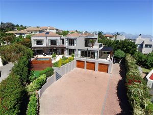 4 Bed House in Bel Aire