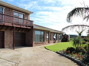 5 Bed House in C Place