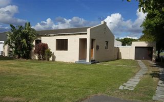 3 Bedroom House in Edgemead