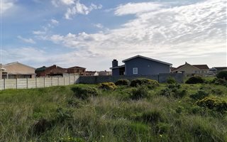 503 m² Land available in Perlemoenbaai