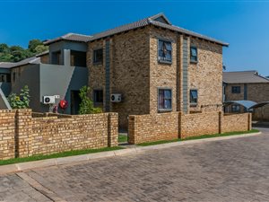 2 Bed Townhouse in Helderkruin