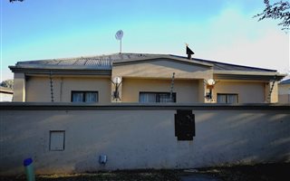 3 Bedroom House in Roodepoort Central