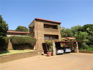 4 Bed House in Moreleta Park