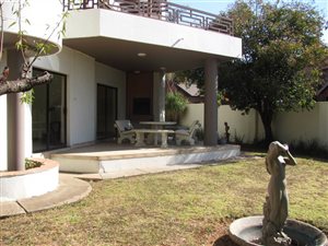 4 Bed House in Waterkloof Ridge