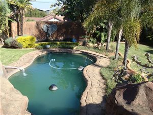 4 Bed House in Waterkloof Ridge