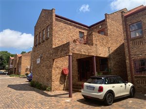 150 m² Office Space in Randpark Ridge