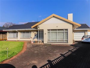 4 Bed House in Risiville