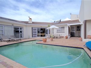 4 Bed House in Sunset Beach