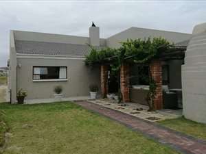 3 Bed House in Country Club