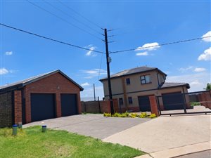 357 m² Land available in Clayville