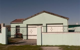 3 Bedroom House in Camelot