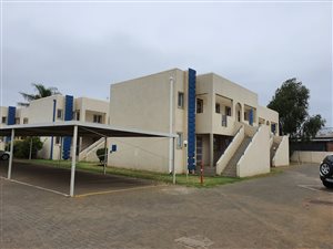 2 Bed Townhouse in Langenhoven Park
