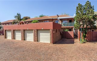 3 Bedroom Apartment in Wonderboom South