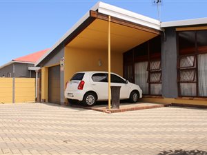 3 Bed House in Churchill Estate