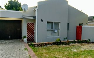 2 Bedroom House in Vredekloof