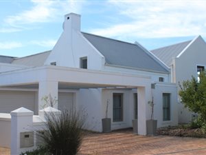 4 Bed House in De Zalze