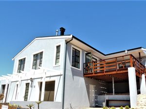 3 Bed House in Pringle Bay
