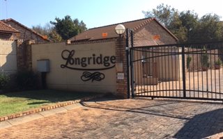 2 Bedroom Townhouse in Hennopspark