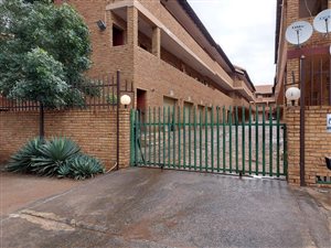 3 Bed Apartment in Rustenburg Central