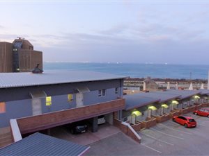 2 Bed Apartment in Richmond Hill