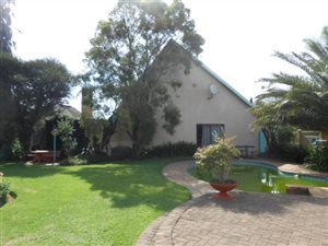 2 ha Farm with House in Mooilande