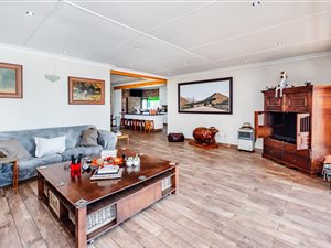 3 Bed House in Lakefield
