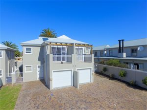 3 Bed Townhouse in Brackenfell South