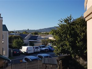 2 Bedroom Apartment in Somerset West Central