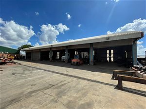 650 m² Industrial space in Clayville