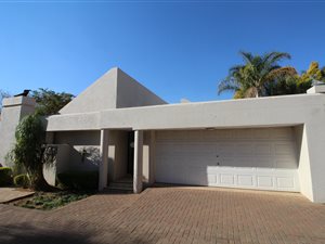 3 Bed House in Silver Lakes Golf Estate