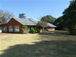 4 Bed House in Akasia