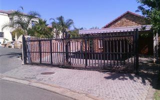 3 Bedroom House in Thatchfield