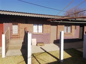 9 Bed House in Noycedale