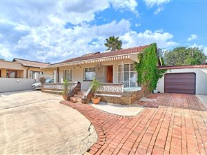3 Bed House in Bosmont