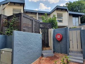 3 Bed Duplex in Waterkloof Glen