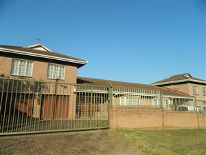 10 Bed House in Mountain Rise
