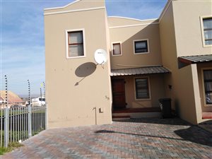 4 Bed Duplex in Kuilsriver