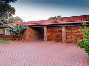 3 Bed House in La Montagne