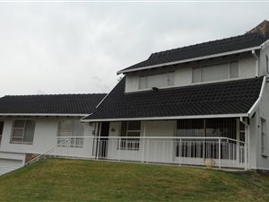 5 Bed House in Mondeor
