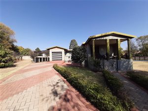 4 Bed House in Signal Hill