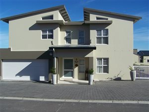 4 Bed House in Sunset Estate